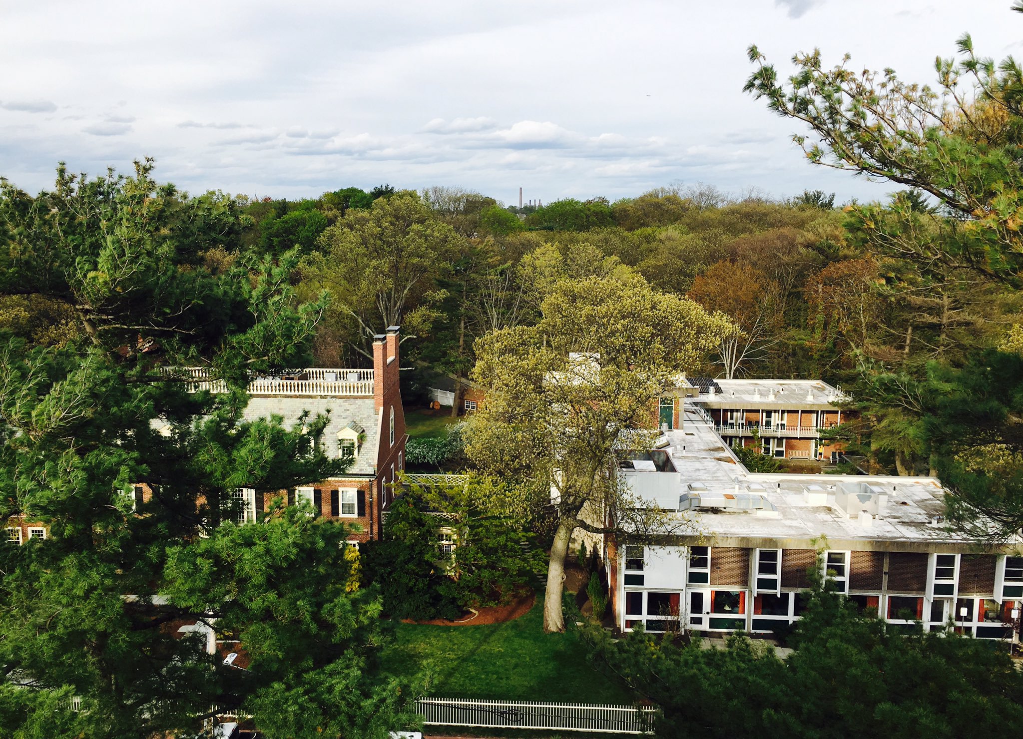 CSWR & Jewett House from Andover rooftop. Thanks for the tour Ralph! #HDS200 
Photo courtesy of Bjorn Sorenson MTS '02 https://t.co/WZLOzzeBy2